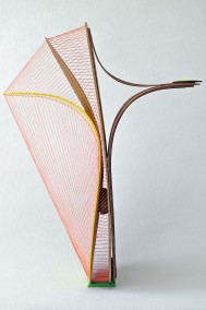 Dyslexika-Separation-Rejection -side view- (Plywood, Plexiglass + String construction, 80cm x 58cm x 29cm, Dirk Marwig 2014)
