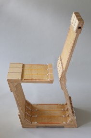 ZAP-GAP CHAIR (Plywood with plexi-glass inlay and cable ties, 98.5cm x 63.5cm x 41cm, Dirk Marwig 2015)