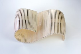 Architectural Plaything (Plywood construction with nylon string, 20.5cm x 47cm x 31.5cm, Dirk Marwig 2019)