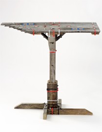 Gold Digger Cocktail Table -side view- (Reclaimed outdoor furniture wood, cable ties, oil and gold leaf, 63cm x 34cm x 68.5cm, Dirk Marwig 2019)
