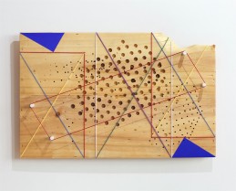 The Greedy (Oil and string on wine crate top, 33.2cm x 52.2cm x 4.5cm, Dirk Marwig 2025)